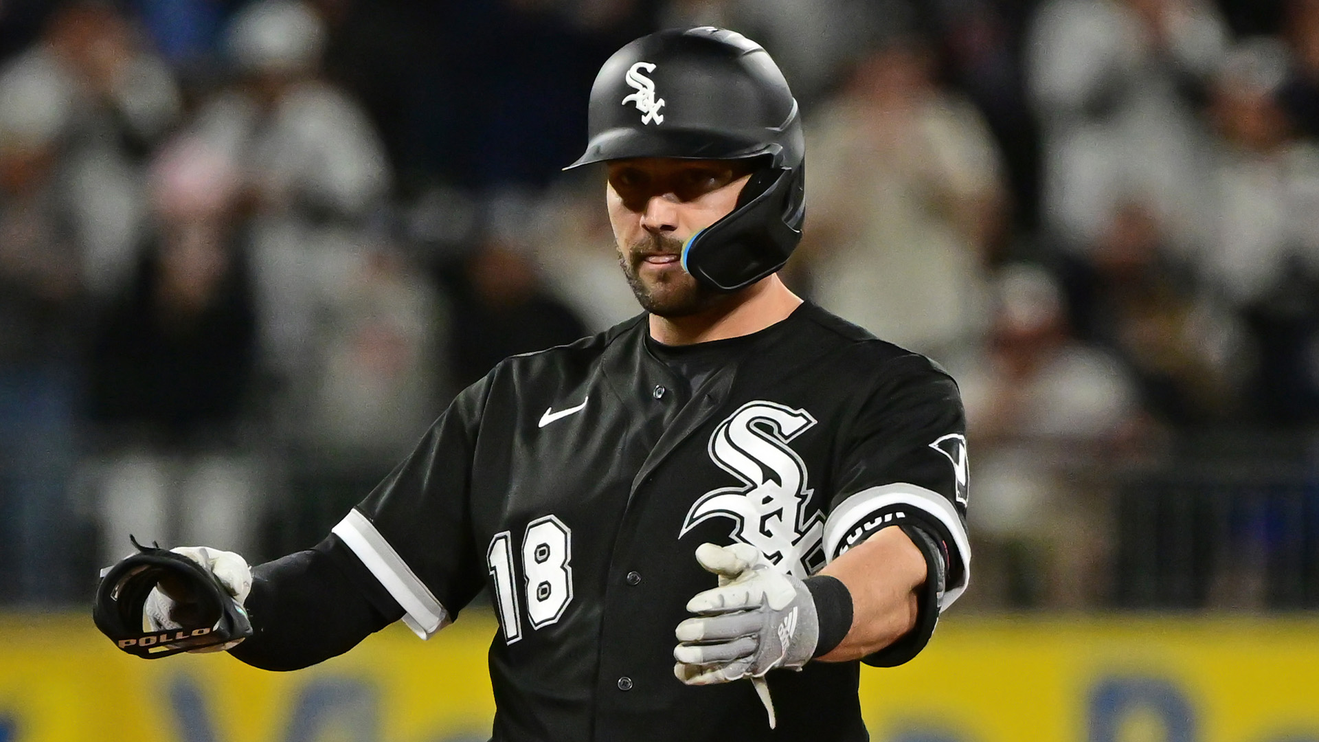 Watch: Pinch hitter AJ Pollock has go-ahead double for White Sox