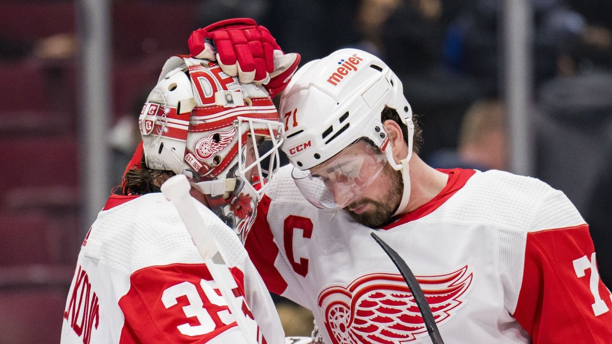 Detroit Red Wings to advertise Meijer on helmets for 2021-22