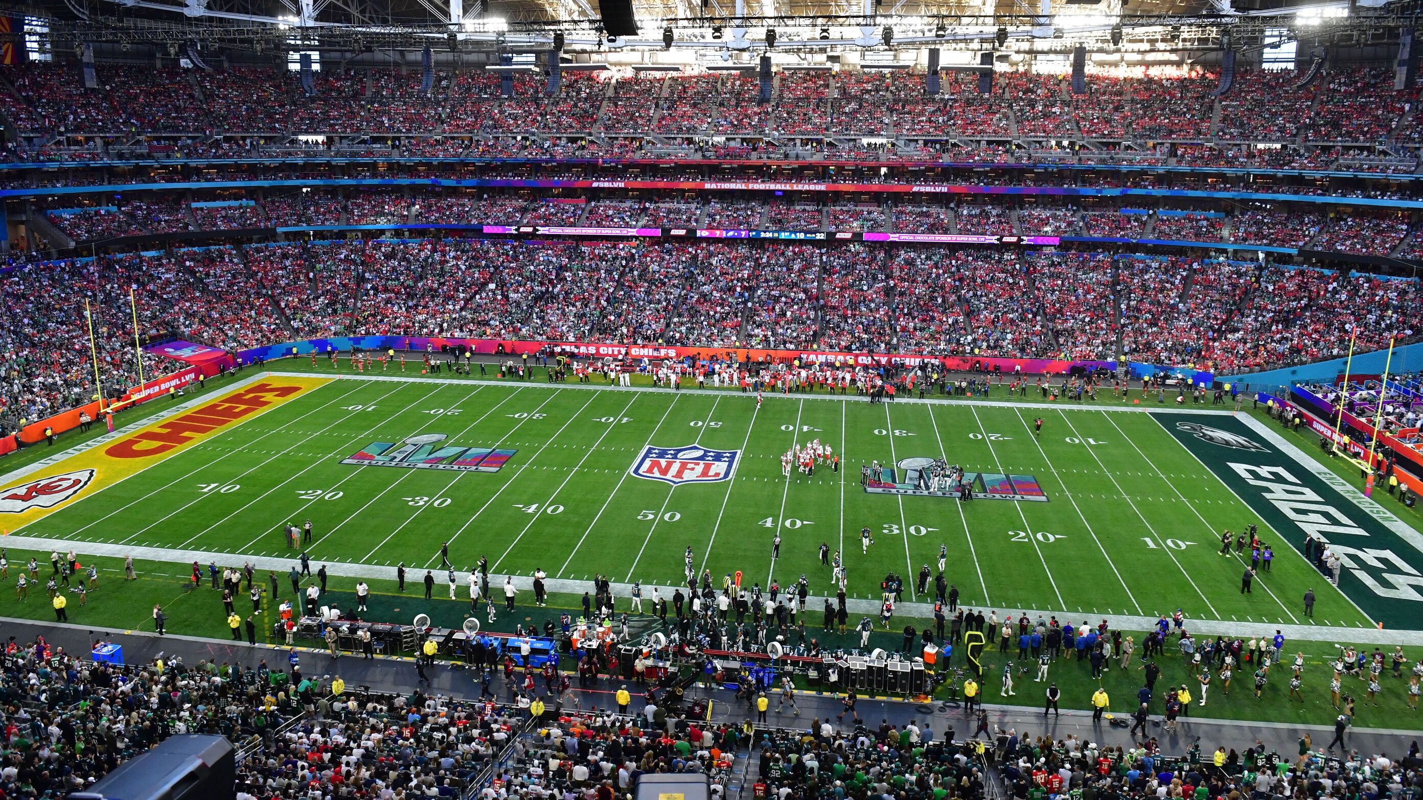 Super Bowl turf: Players criticize field at Super Bowl LVII