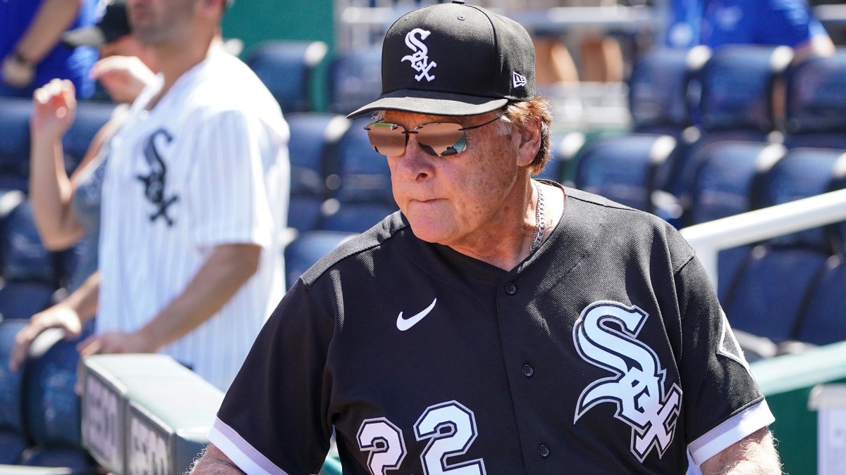 Who should manage White Sox in 2023 if Tony La Russa doesn't come back?