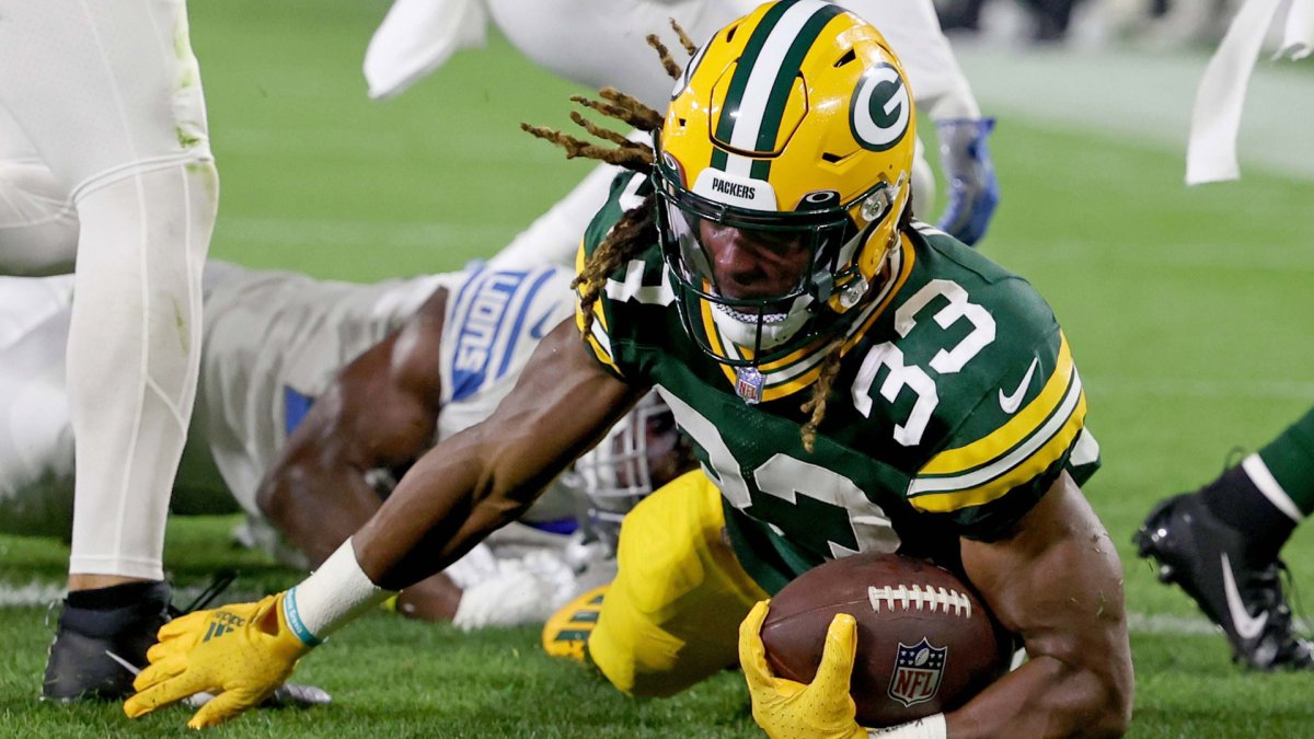 I Really Didn't Want To Be Out There -- Packers RB Aaron Jones Opens Up  About His Father's Passing