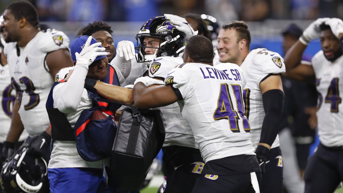 Baltimore Ravens' kicker Justin Tucker converts 66-yard field goal for win,  NFL record