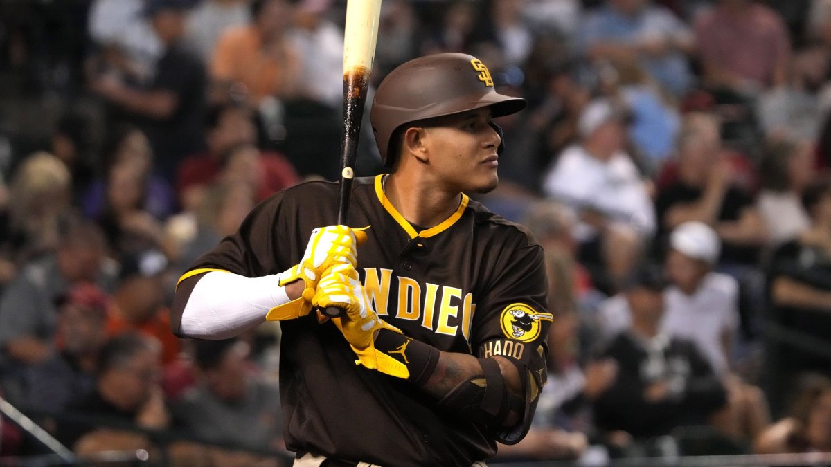 Report: Padres, Manny Machado agree to new contract extension