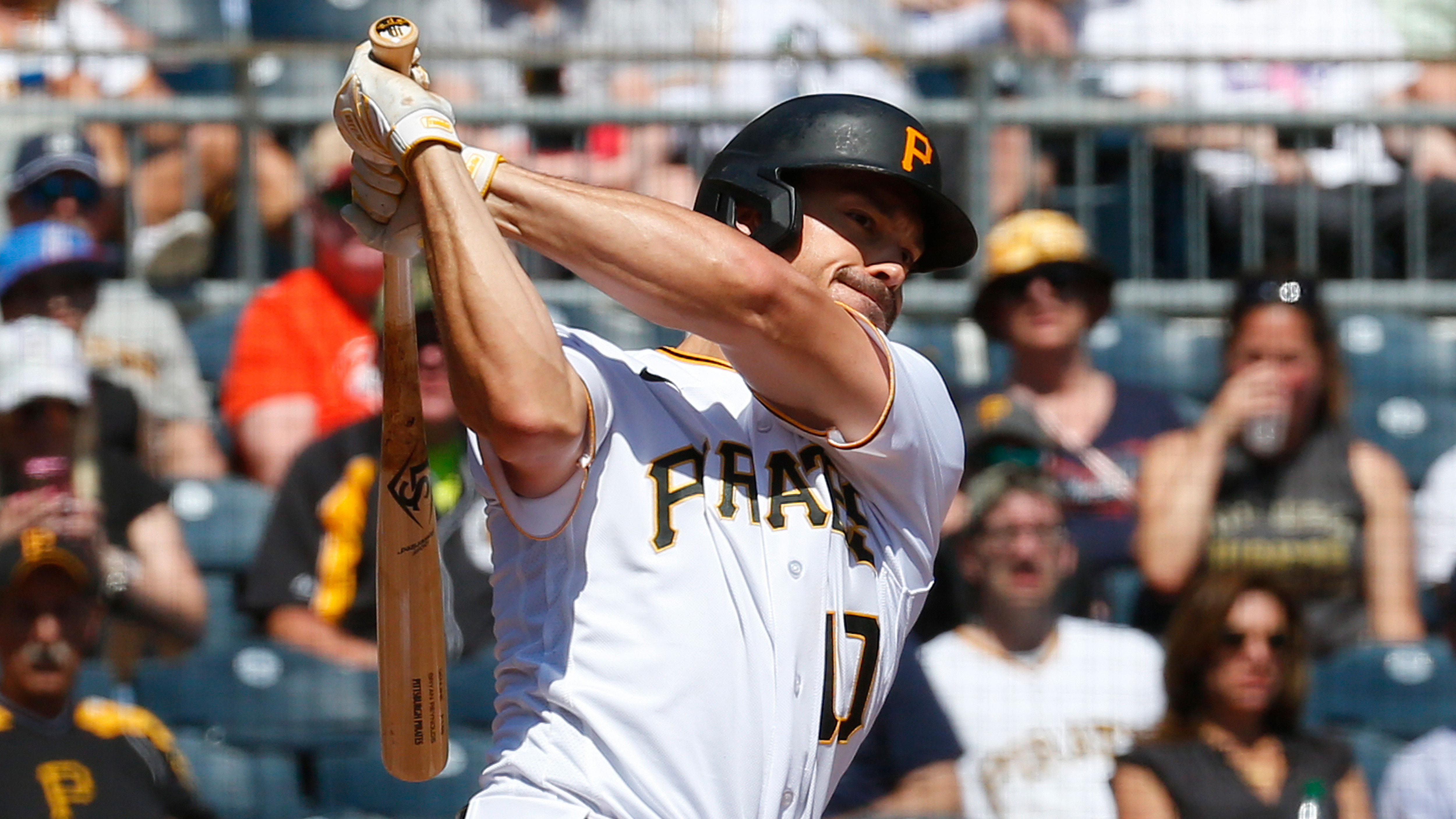 Report: Pirates give outfielder Bryan Reynolds largest contract in team  history – NBC Sports Chicago