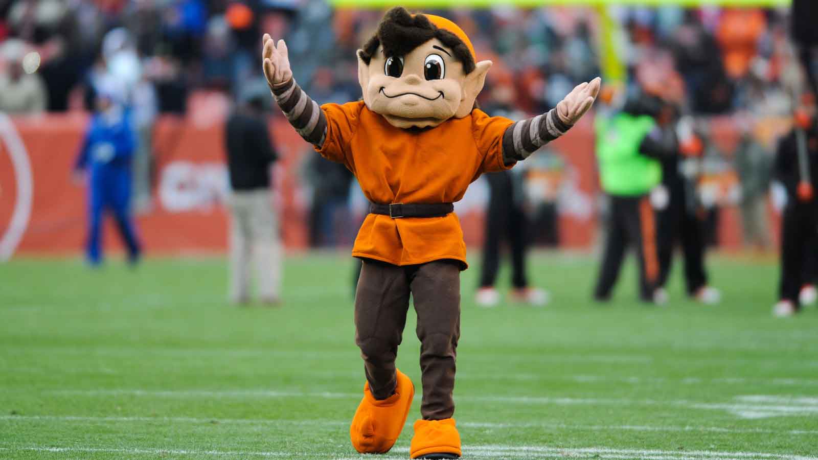 Cleveland Browns reveal gigantic midfield logo