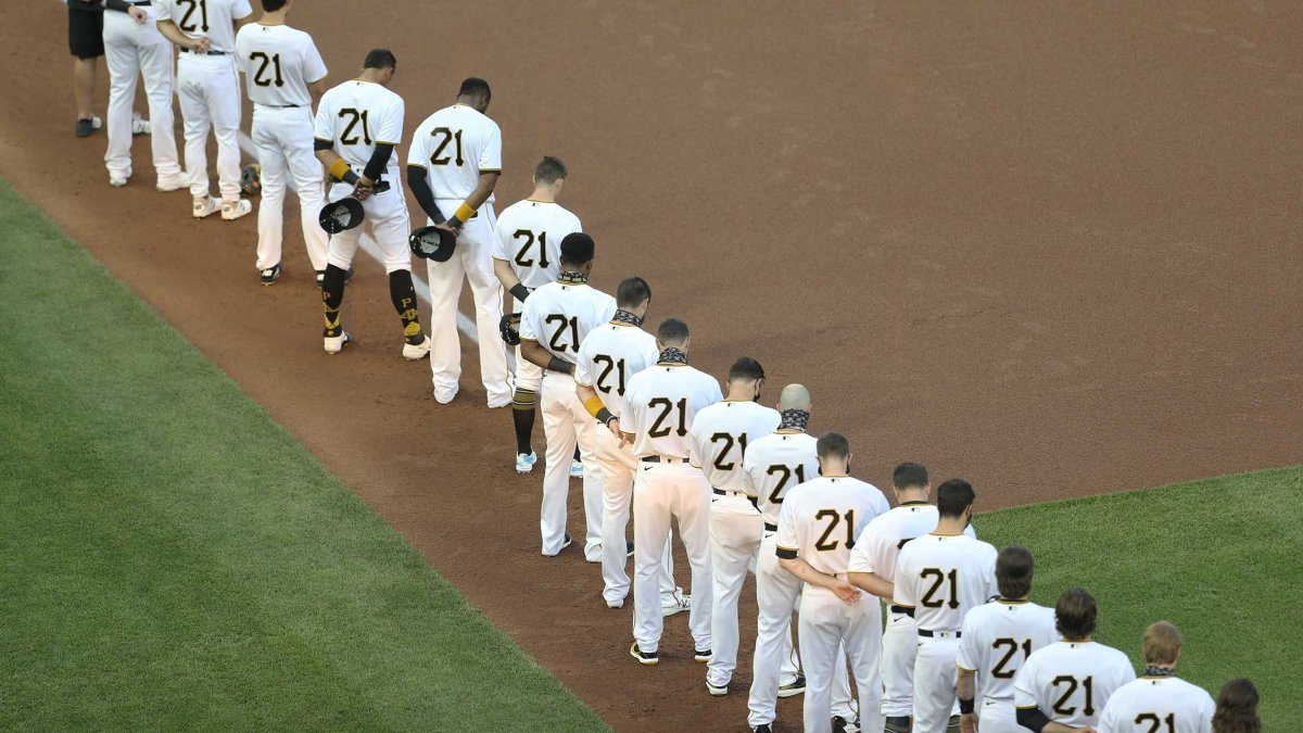 Pirates will honor Roberto Clemente by wearing his No. 21 on their jerseys  - ESPN