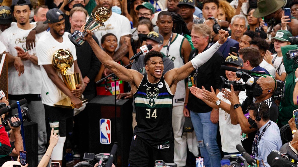 San Antonio Spurs crowned NBA champions