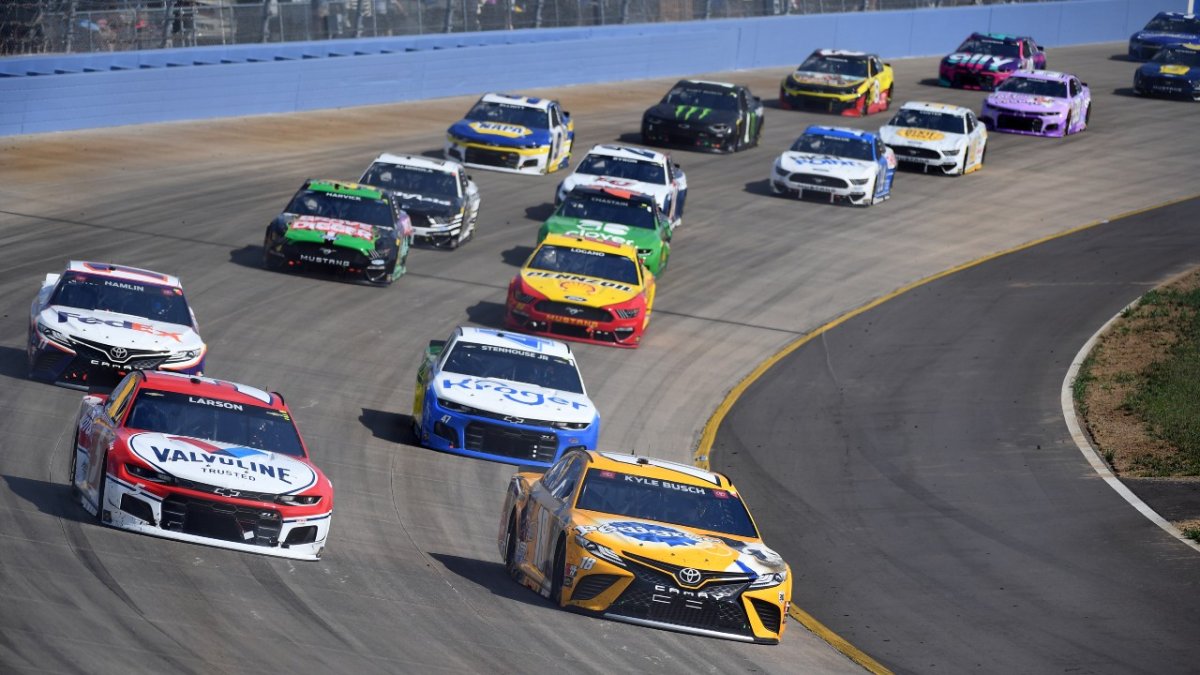 NASCAR betting: Kyle Larson closing road-course gap