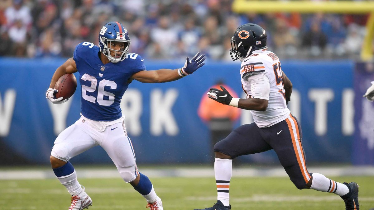 Saquon Barkley tweaks his leg in Giants practice