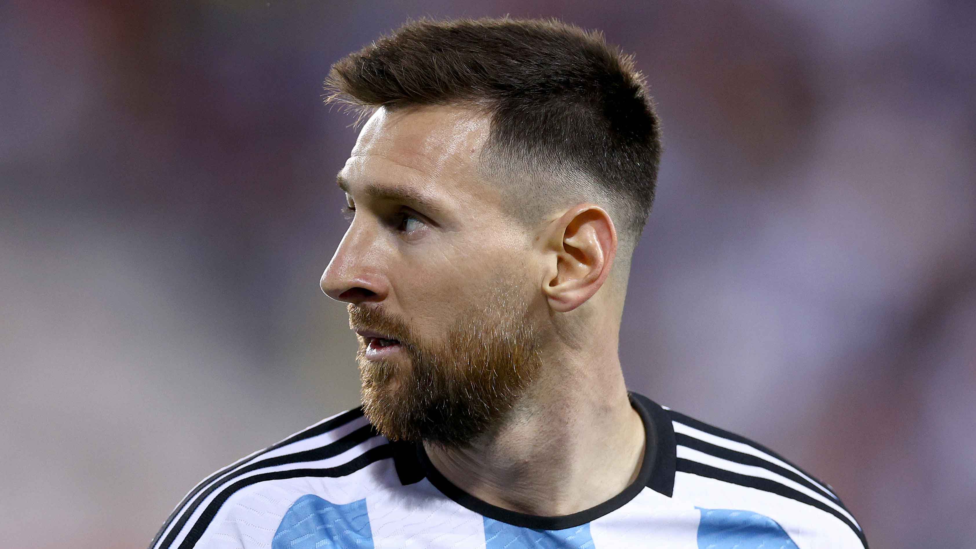 The Best Lionel Messi Haircuts & Hairstyles (2024 Update) | Lionel messi  haircut, Lionel messi, Messi and ronaldo