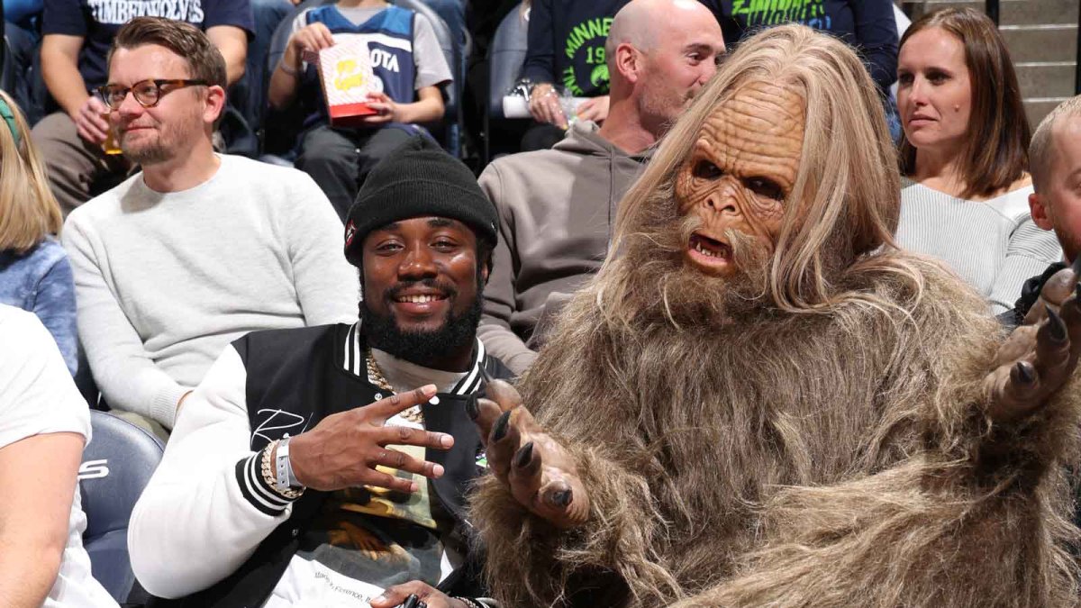 Dalvin Cook, Bigfoot sit courtside at Timberwolves season opener – NBC  Sports Chicago