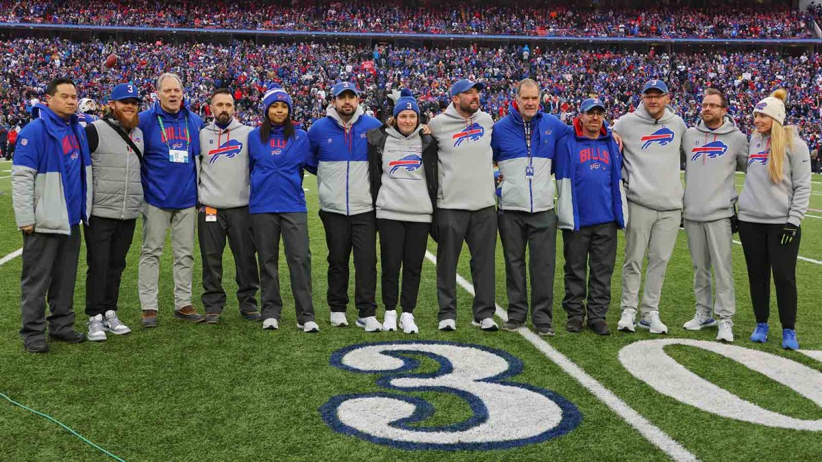 Buffalo Bills honor team's medical staff that saved Damar Hamlin's