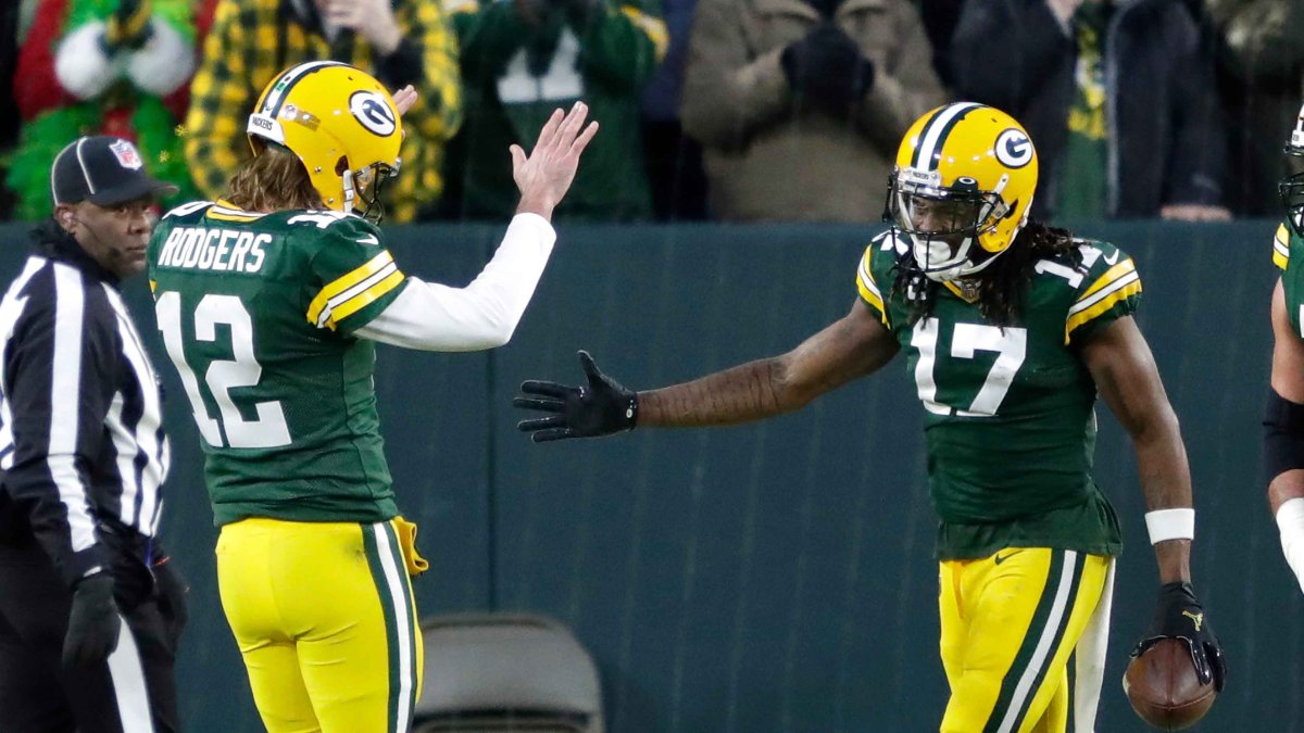 Davante Adams shares his thoughts on Aaron Rodgers injury - Sactown Sports