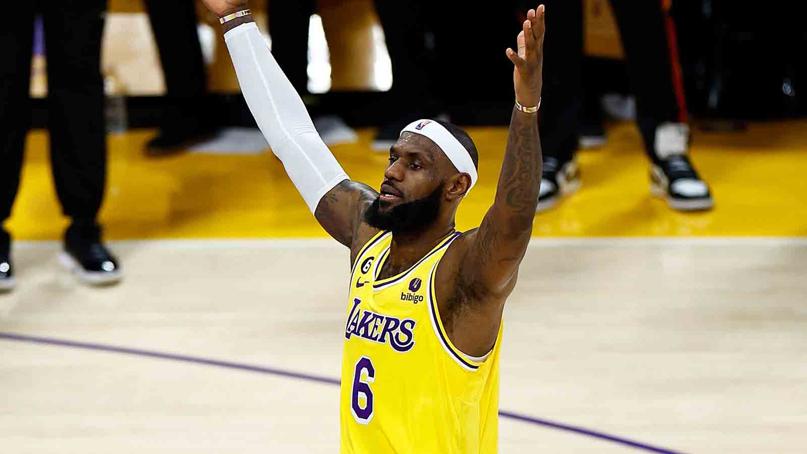 LeBron James names his all-time Lakers starting five