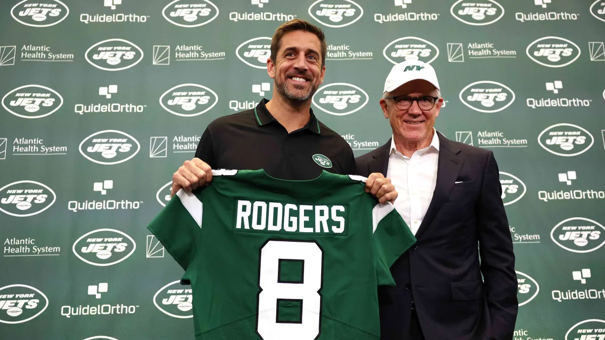 Jets Introduce Aaron Rodgers at News Conference After Trade - The