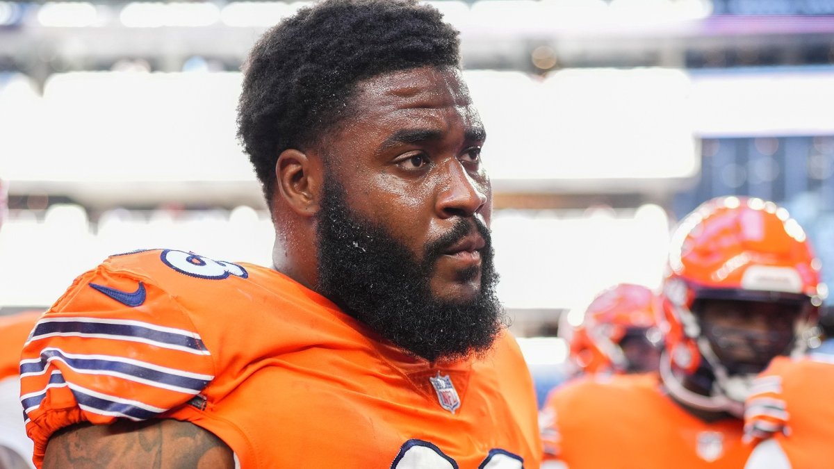 Bears DT Justin Jones reignites rivalry with Packers, calls Green Bay fans  'sh*tty'