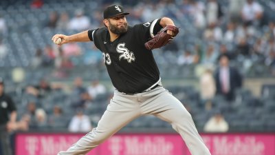 Lance Lynn of the Chicago White Sox pitches in the first inning