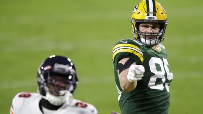 NFL free agency: What the Bears are getting in new TE Robert Tonyan