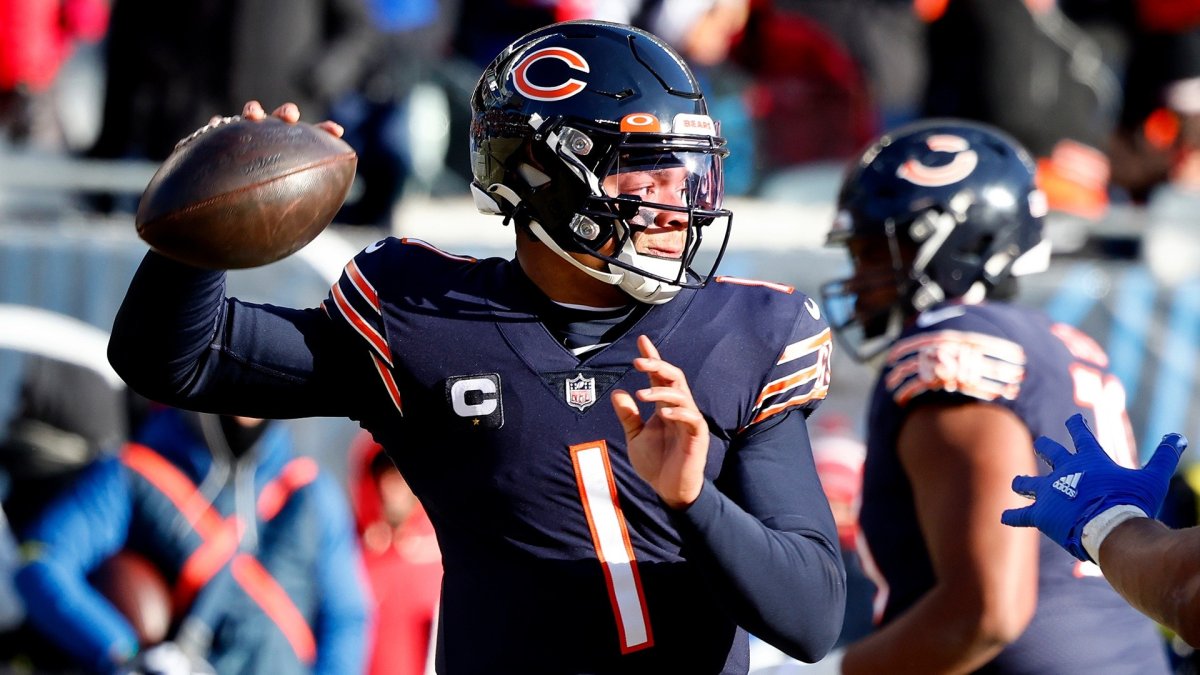 Bears' Justin Fields: Offense took a step close to finding identity Sunday  – NBC Sports Chicago