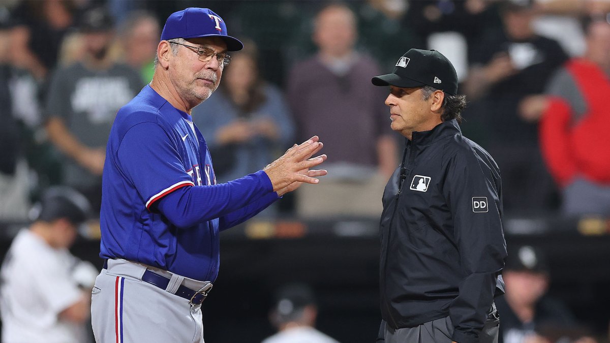Rangers' Bochy calls play overturned at plate 'worst call he's