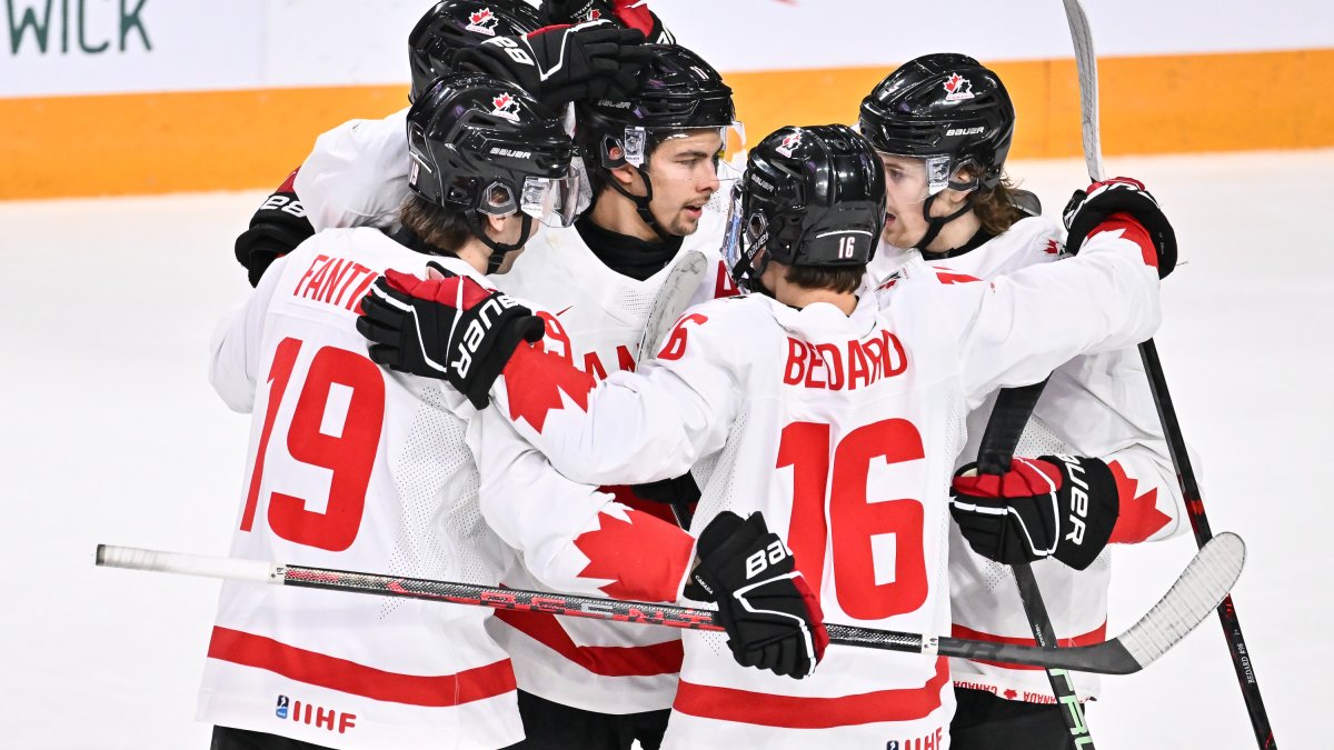 Blackhawks Beat: For weary Chicago fans, Team Canada's Connor Bedard and  Adam Fantilli offer hope for the future - CHGO