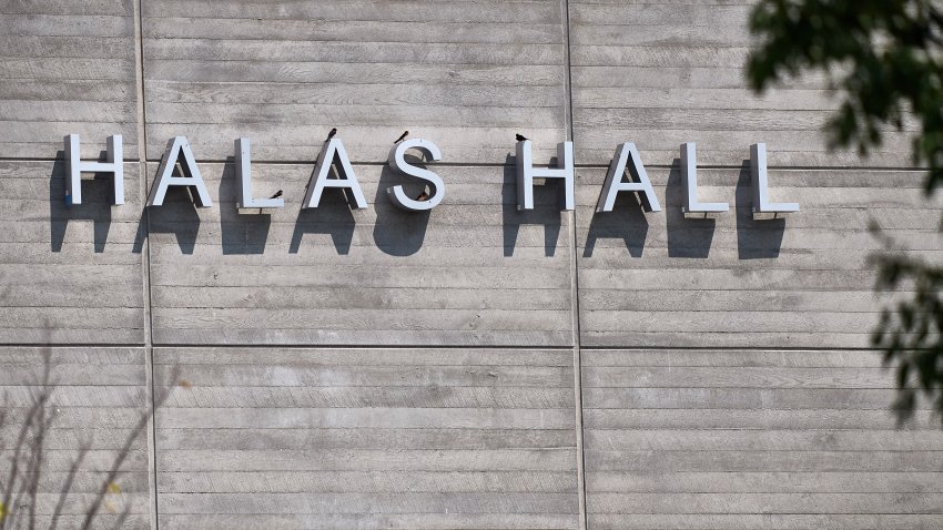 LAKE FOREST, IL – AUGUST 24:   A general view of the exterior of Halas Hall as a few birds are seen resting on the letters of the signage during the Bears training camp on August 24, 2017 at Halas Hall, in Lake Forest, IL. (Photo by Robin Alam/Icon Sportswire via Getty Images)