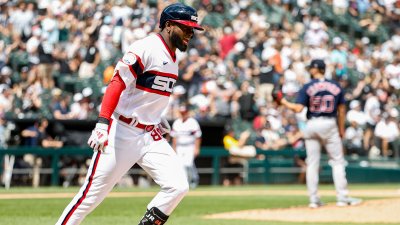 4-for-4. Luis Robert Jr. is hot today!