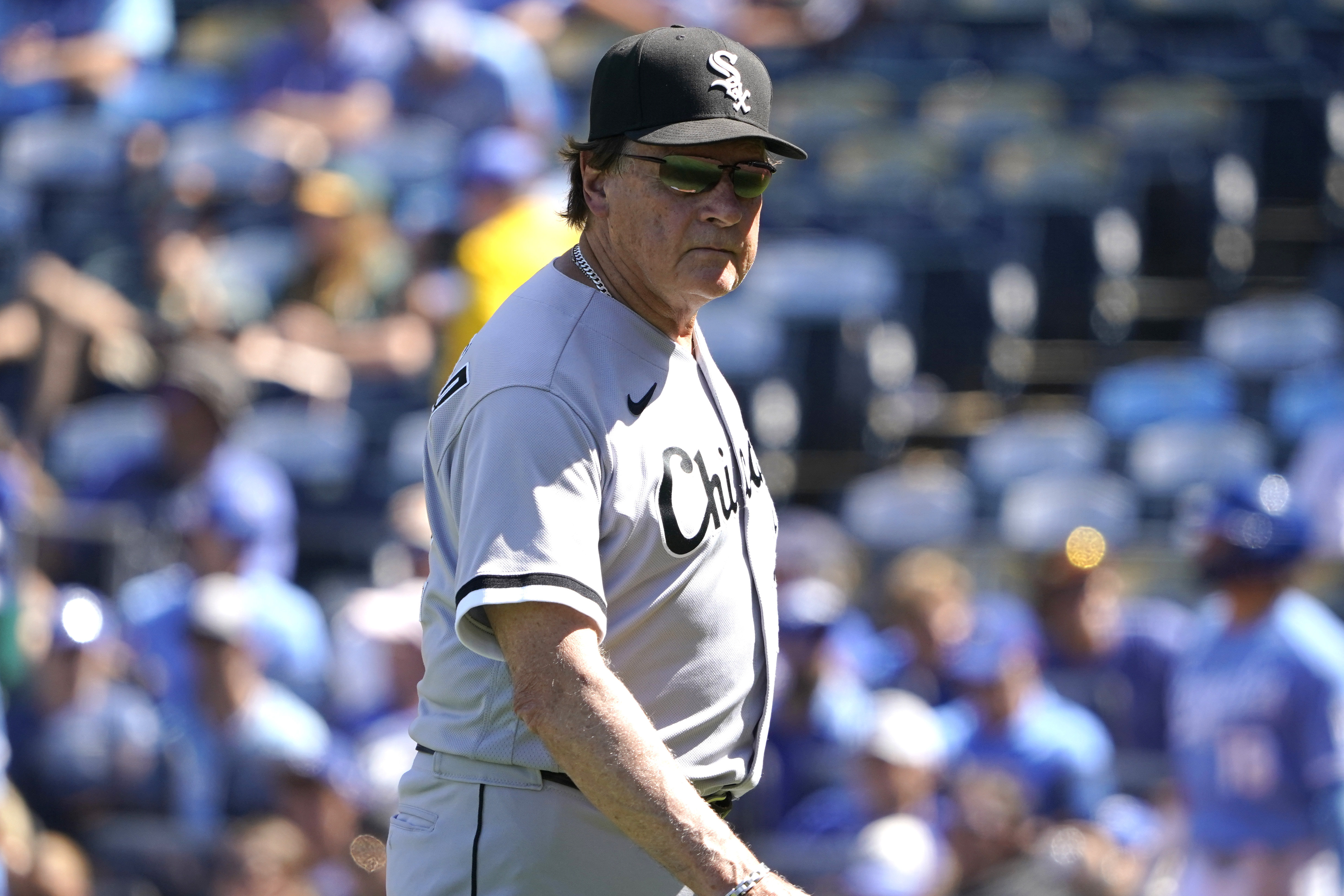 Tony La Russa steps down as White Sox manager, cites health