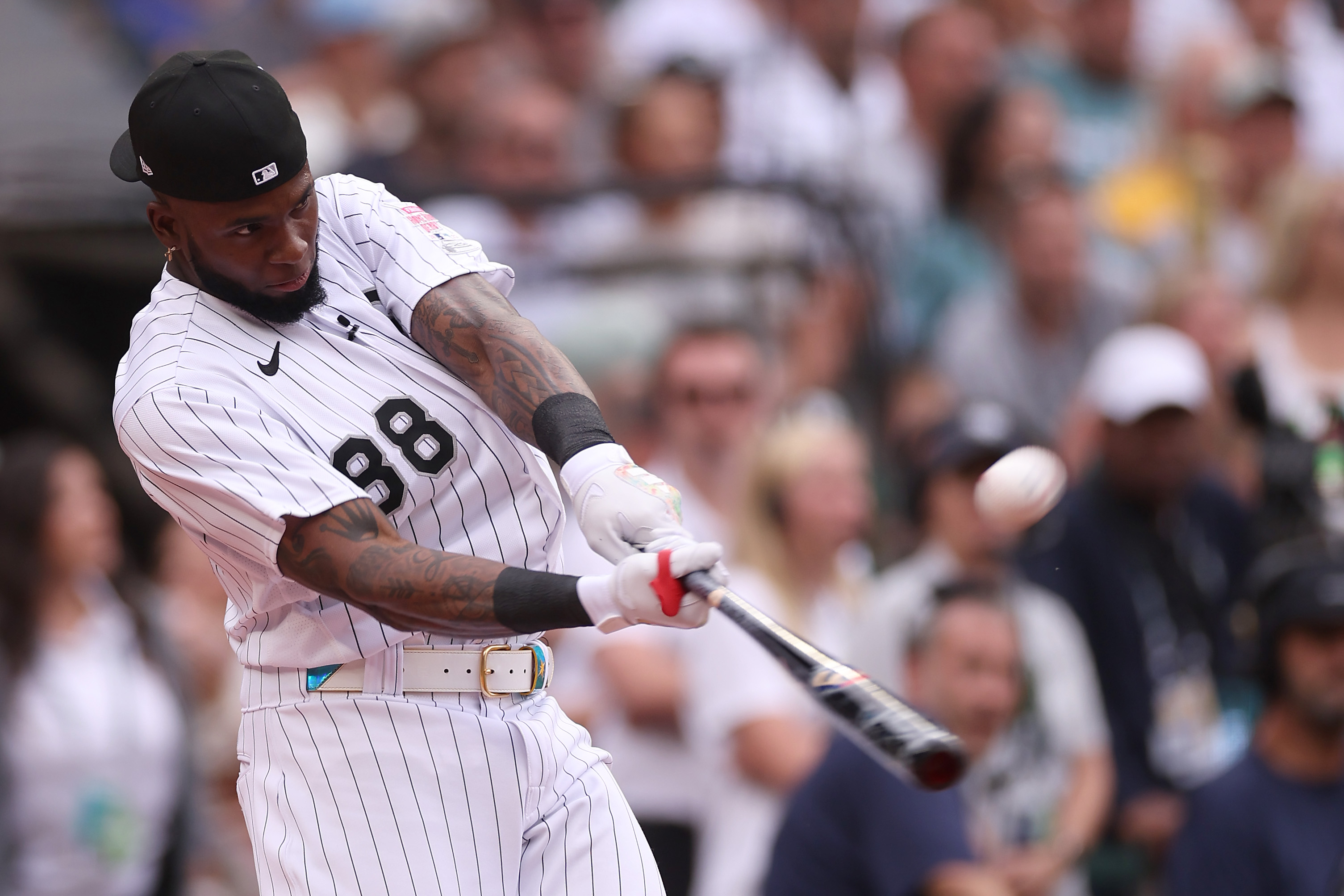 White Sox OF Luis Robert sits with right hamstring tightness - NBC Sports