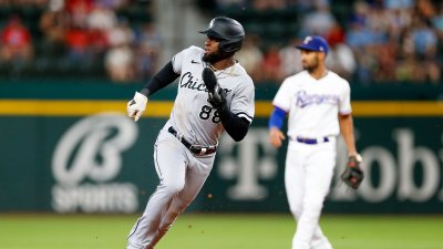 Luis Robert had a very special day in White Sox home opener