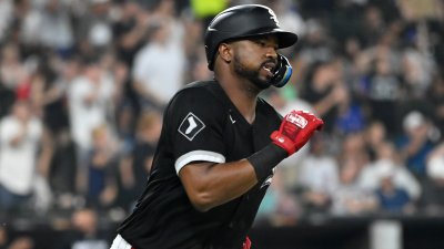 White Sox' Eloy Jimenez expected to miss several days with groin injury -  Chicago Sun-Times