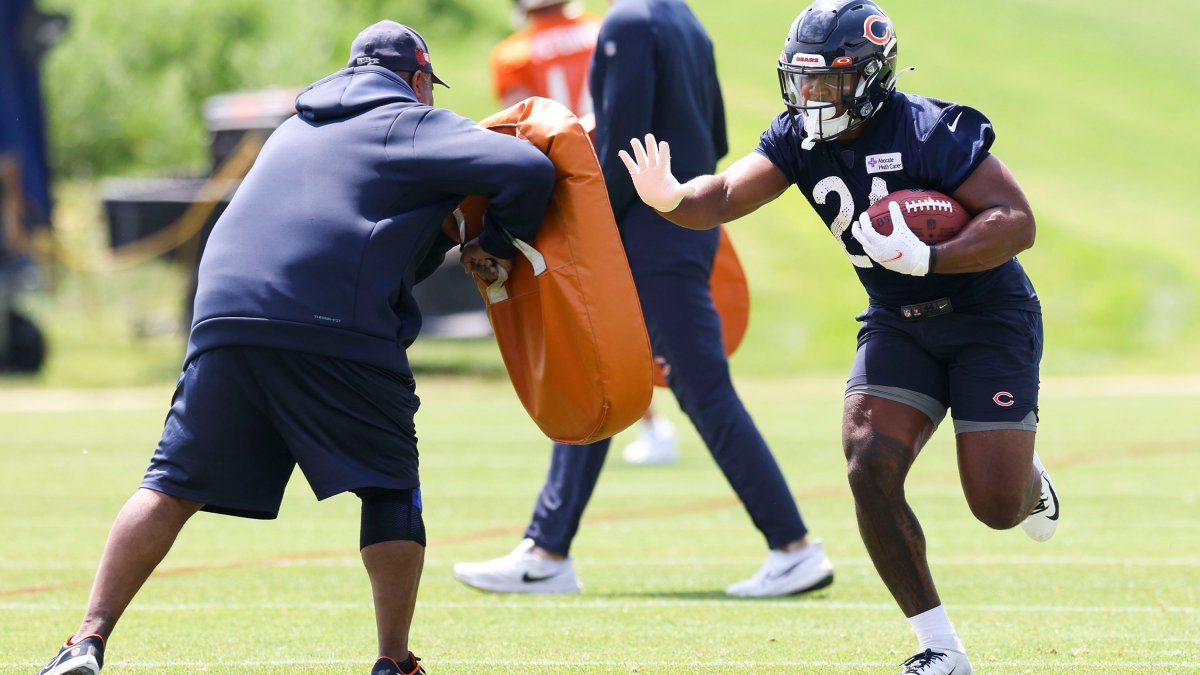 Bears RB Roschon Johnson impresses at rookie minicamp – NBC Sports Chicago