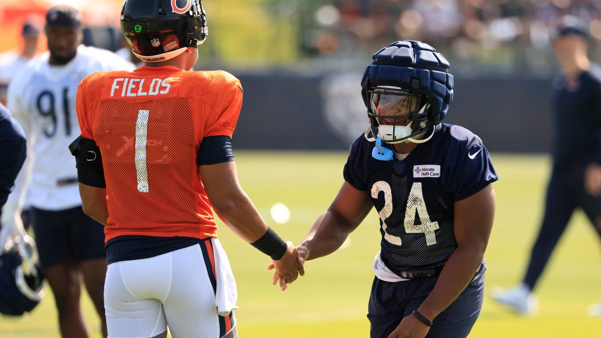 Chicago Bears S Jaquan Brisker 7/22/23, Jaquan Brisker Youth Football Camp