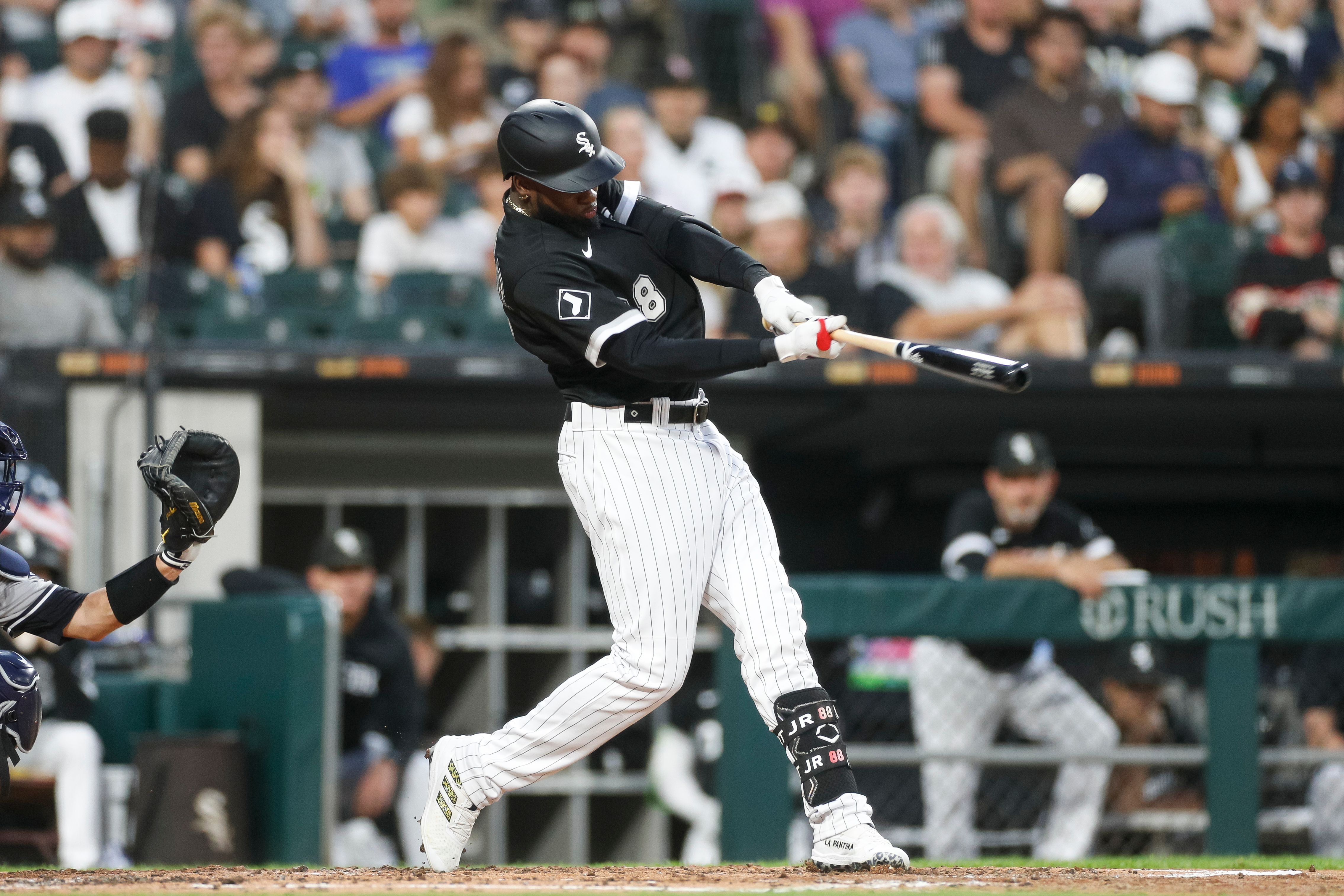 Luis Robert shushing Cubs fans would be iconic if the White Sox weren't  trash 