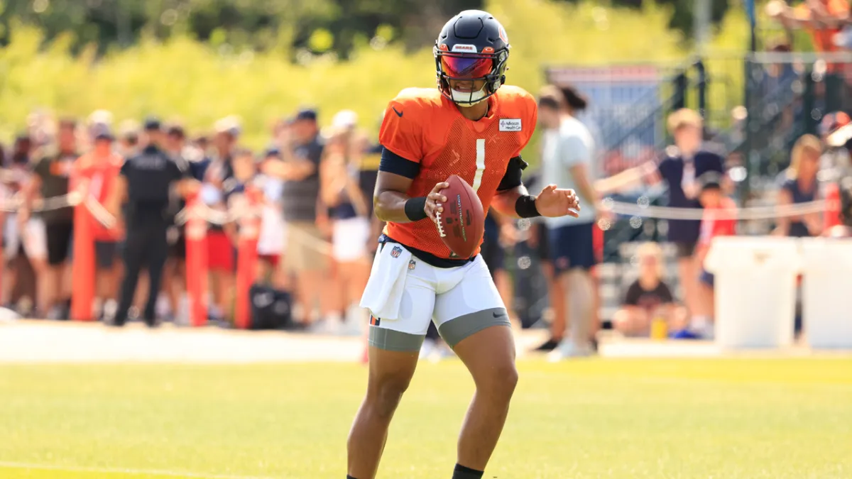 Khari Blasingame of the Chicago Bears runs a drill during the