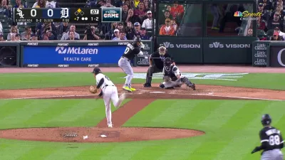 Moncada scores on wild pitch that strikes ump, White Sox beat