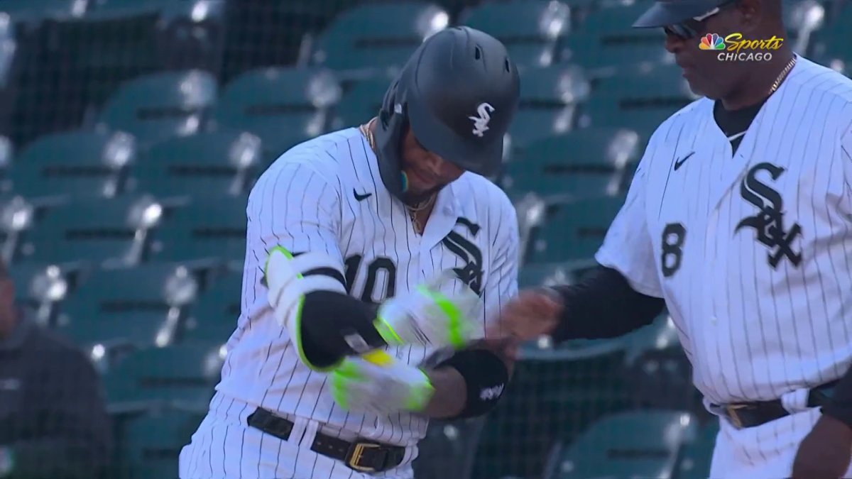 WATCH: Eloy Jiménez gives the White Sox a 1-0 lead in the 1st inning