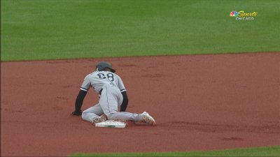 White Sox star Luis Robert Jr suffers injury scare vs. Guardians