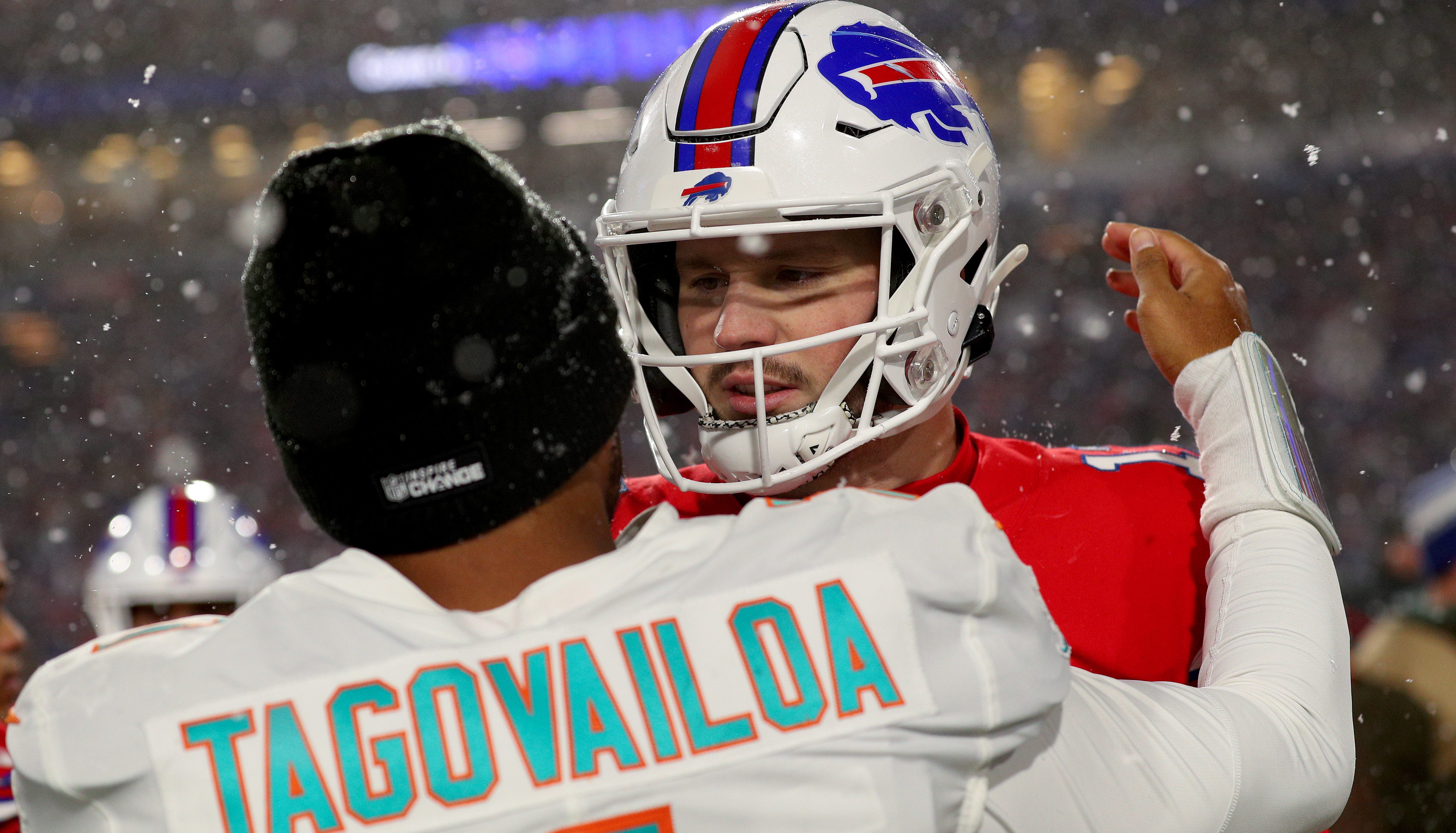 Bears to wear 1960s-era helmets featuring white 'C' vs. Giants