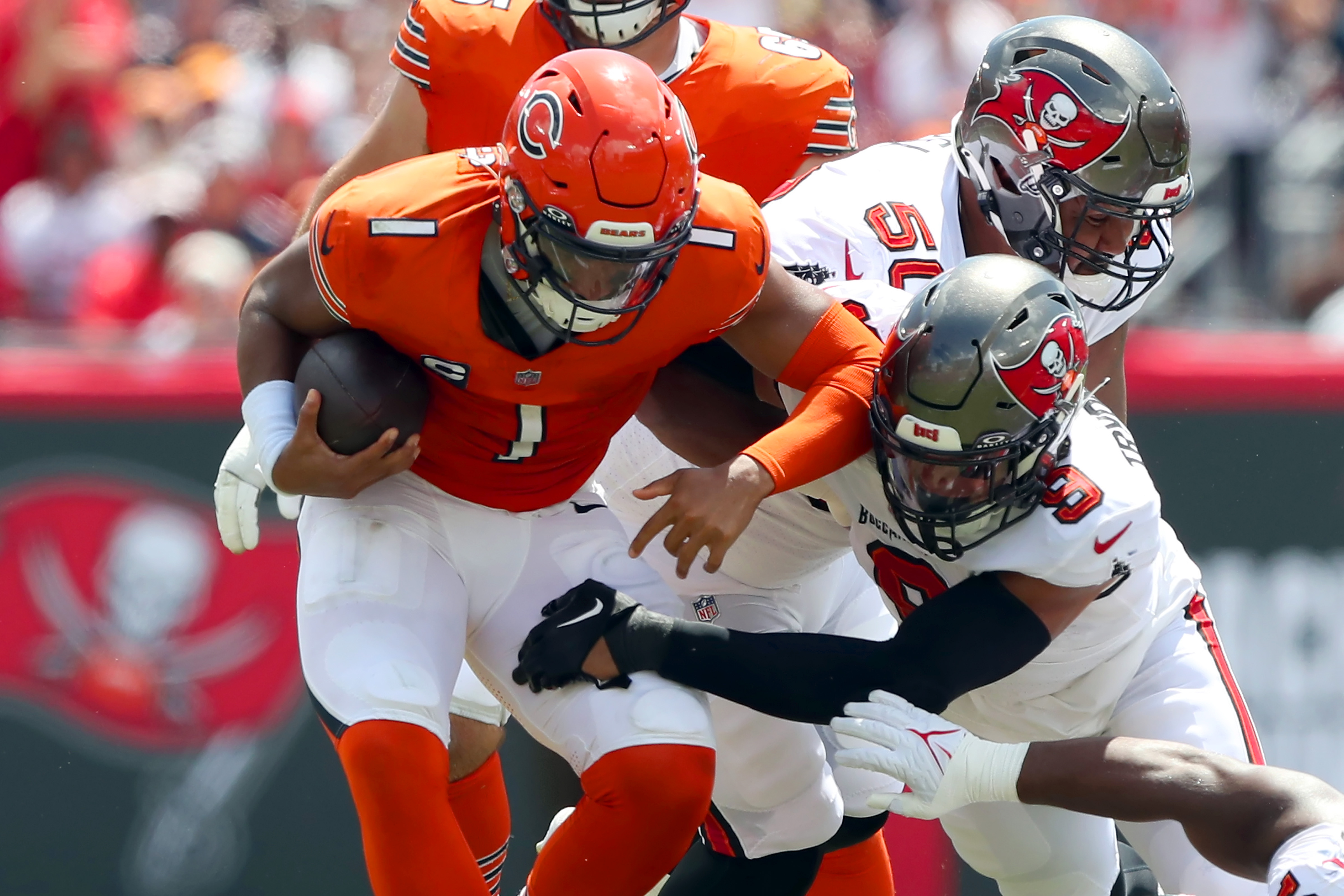 Watch: Justin Fields disappoints early in the Bears' season opener