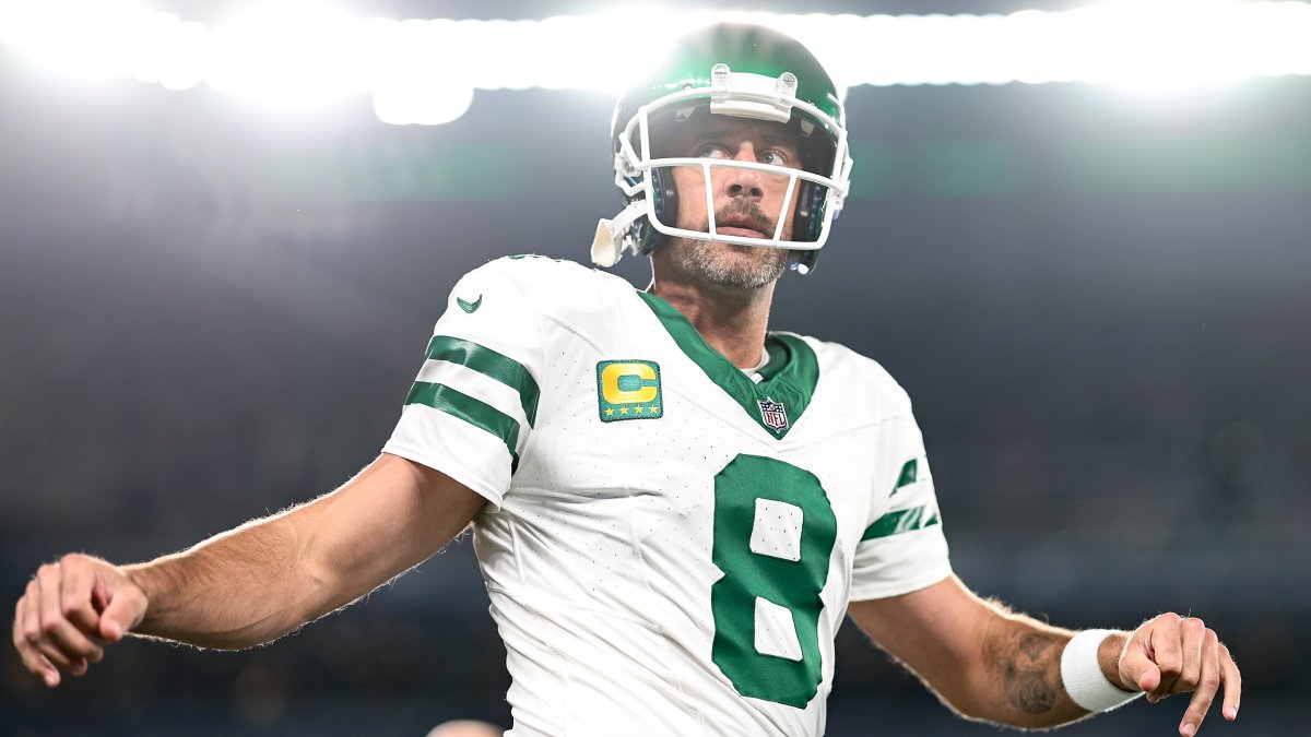 Jets' Aaron Rodgers says he 'will rise yet again' in first comments since  season-ending injury