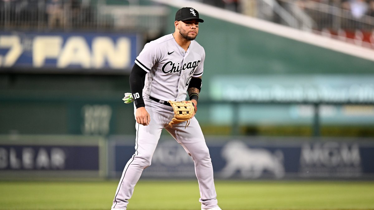 Yoán Moncada not in White Sox lineup after hitting foot with foul ball –  NBC Sports Chicago