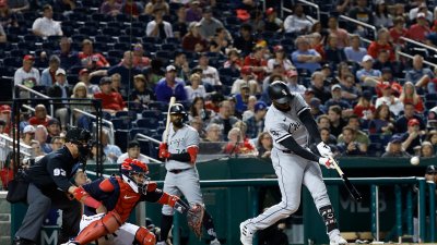 Luis Robert Jr.'s two home runs, 04/07/2023