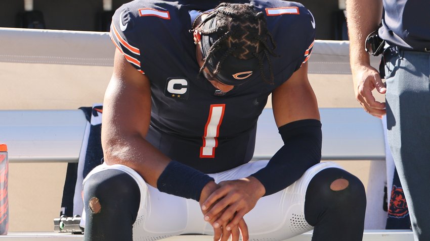 Chicago Bears: Justin Fields looks ripped in latest photo