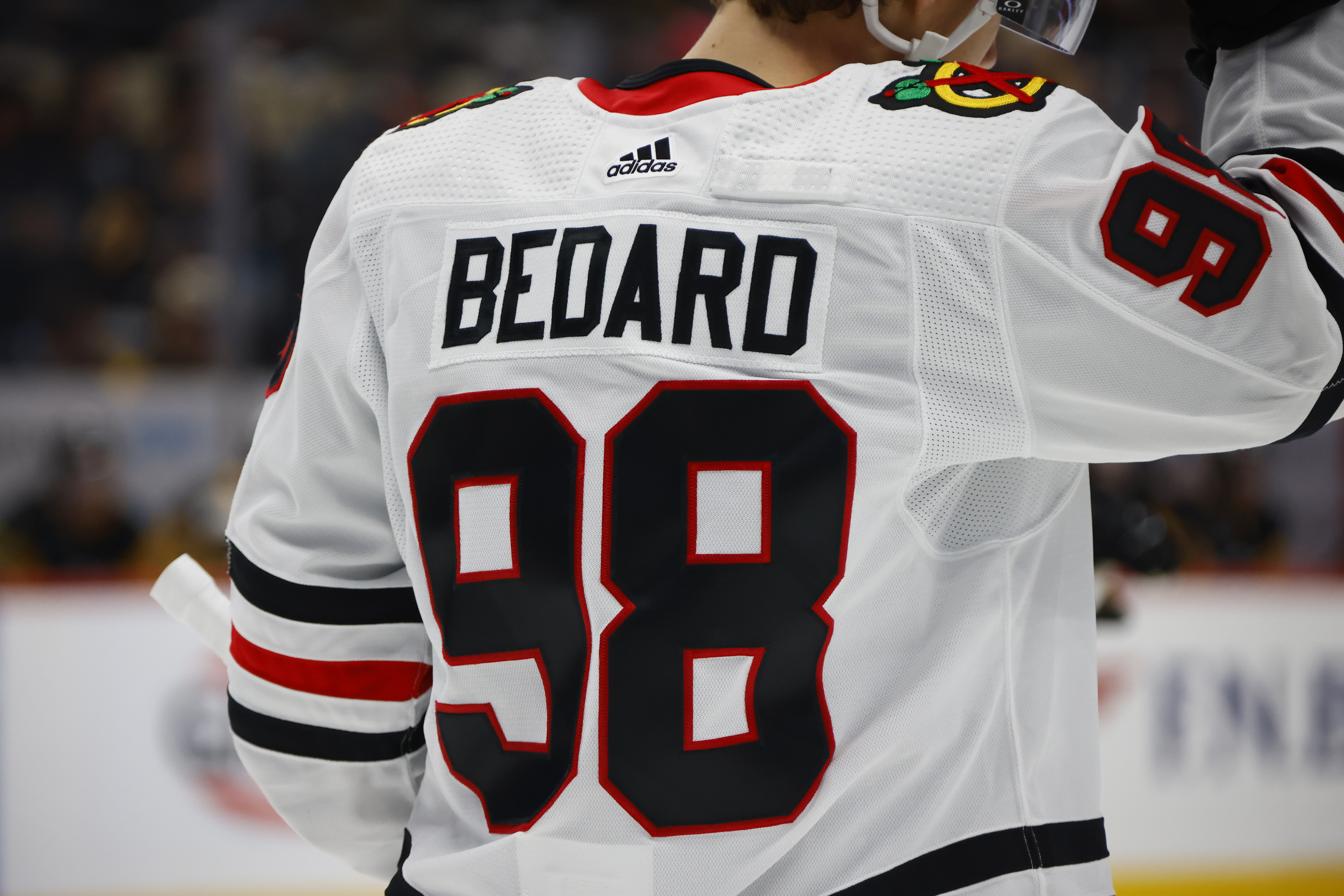 Connor Bedard tallies an assist in NHL debut for Chicago Blackhawks