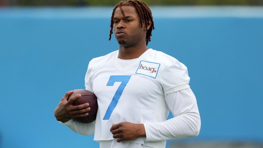 Jun 13, 2023; Costa Mesa, CA, USA; Los Angeles Chargers tight end Gerald Everett (7) during minicamp at the Hoag Performance Center. Mandatory Credit: Kirby Lee-USA TODAY Sports