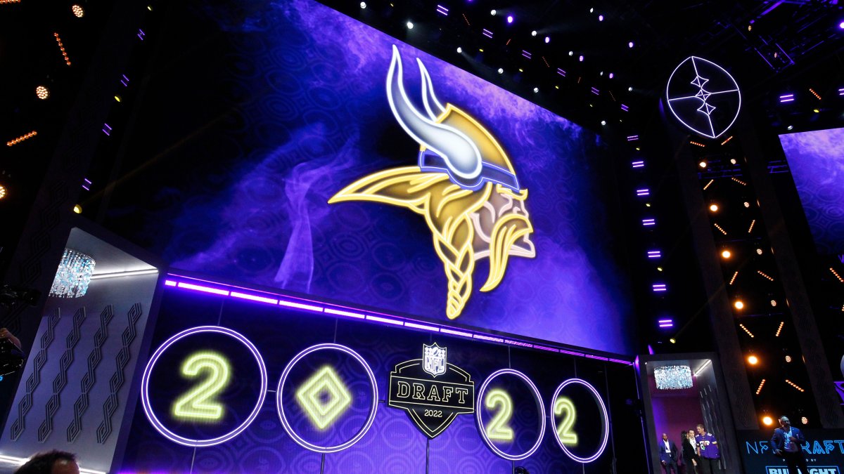 Vikings get Texans’ firstround pick in NFL draft trade NBC Sports