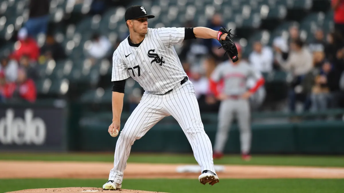 White Sox pitcher Chris Flexen gives up 7 hits, 6 runs in 2.2 innings