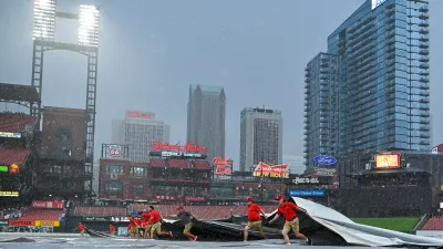 White Sox react to 3-hour weather delay vs. Cardinals