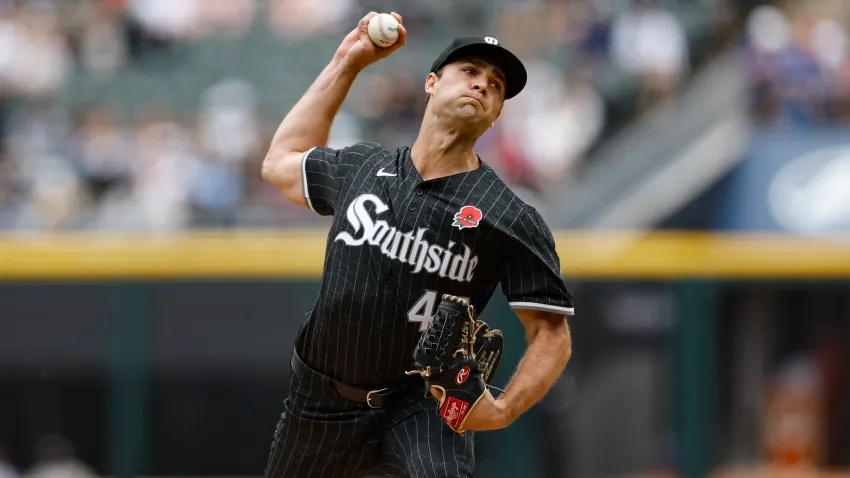 May 27, 2024; Chicago, Illinois, USA; Chicago White Sox starting pitcher Nick Nastrini (43) delivers a pitch against the Toronto Blue Jays during the first inning at Guaranteed Rate Field. Mandatory Credit: Kamil Krzaczynski-USA TODAY Sports